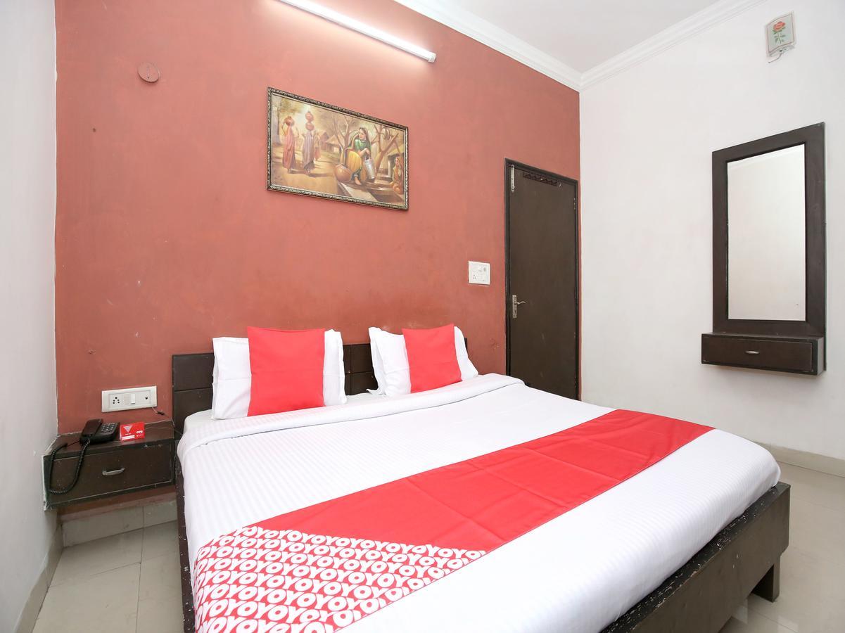 Oyo 12972 Hotel Krishna Castle Amritsar Exteriör bild