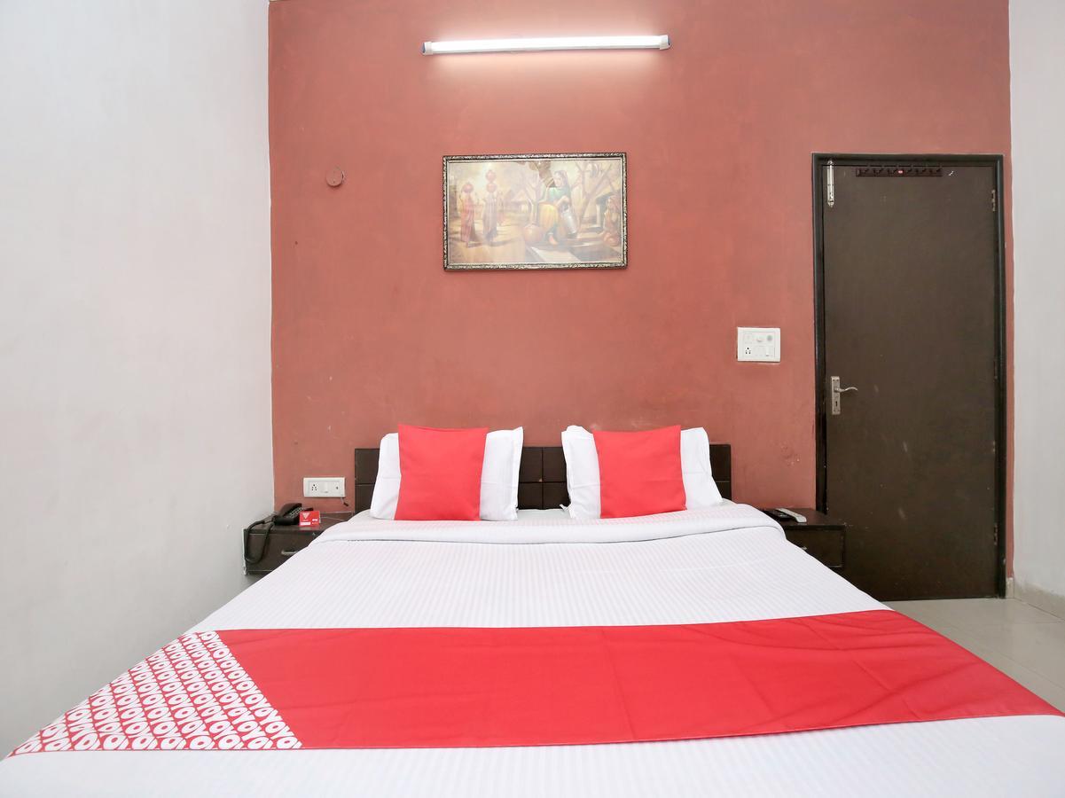Oyo 12972 Hotel Krishna Castle Amritsar Exteriör bild